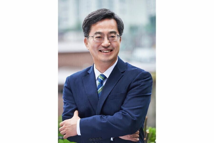 김동연, “부동산 불법 거래 공익 신고 최대 5억원 포상”